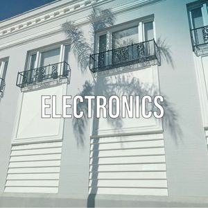 ELECTRONICS - Make me an offer!